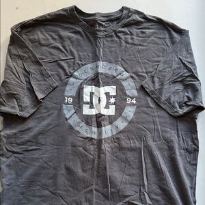 DC Shoe Co Charcoal Graphic Men's T-Shirt XL
